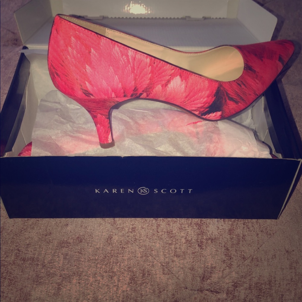 Karen Scott Women’s Size 11 High Heel